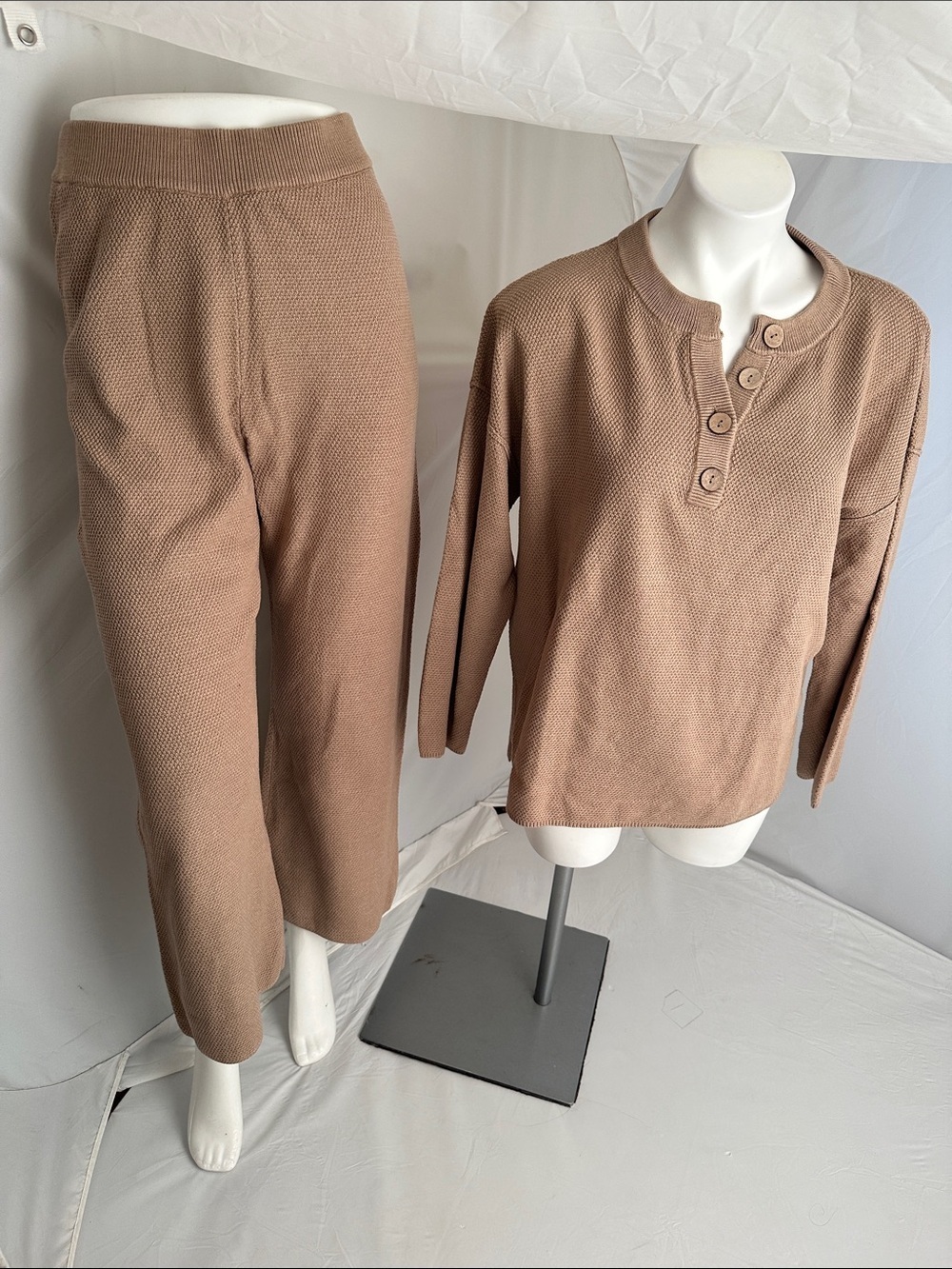 Unbranded tan lounge long sleeve textured top and wide leg pants set M